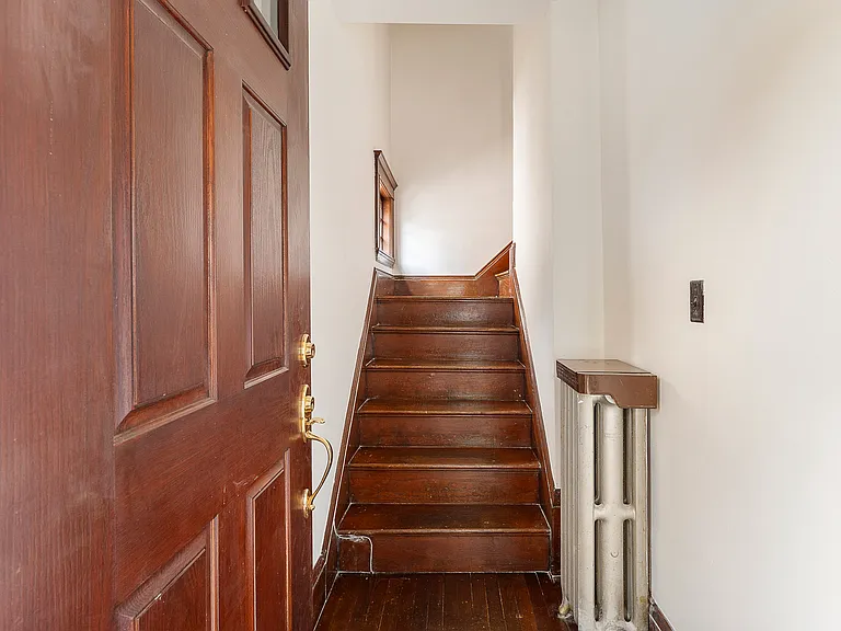 29-31 Chatham St #2 — Photo 7