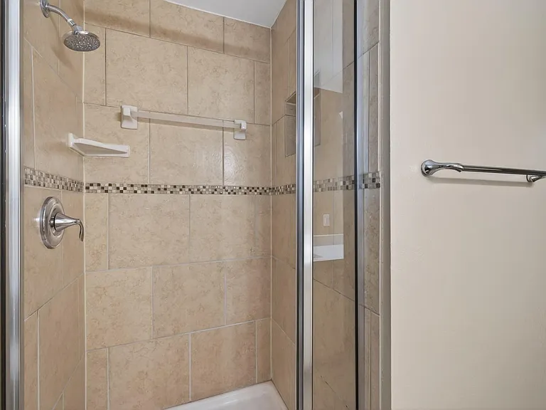 735 Cherico St — Photo 21