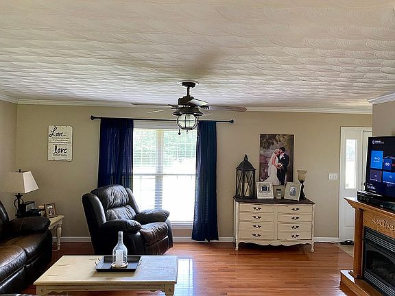 5th image of 411 River Oaks Dr