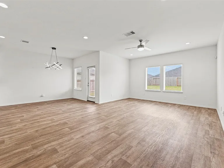 2815 Magnolia Blossom Ln — Photo 4