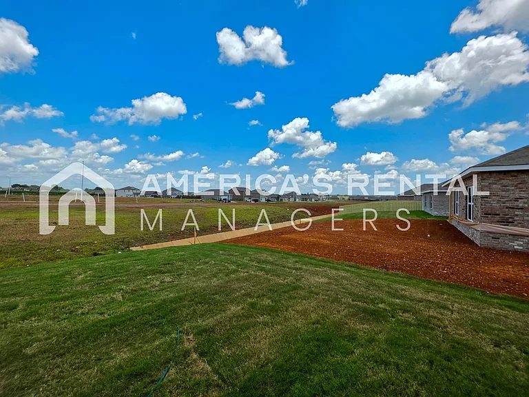 181 Keller Dr — Photo 50