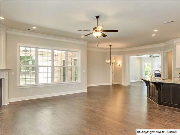 5th image of 2728 Tammerack Ln