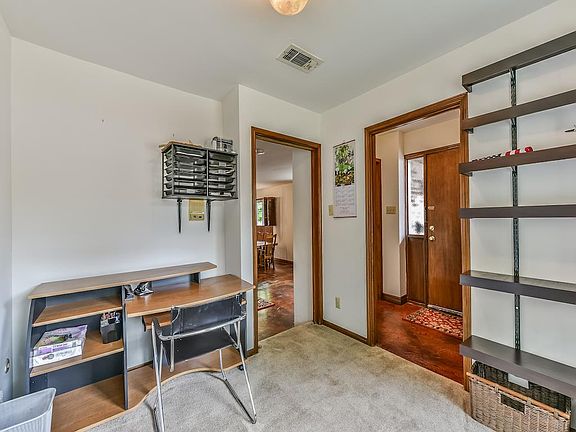 5th image of 4551 Acacia St