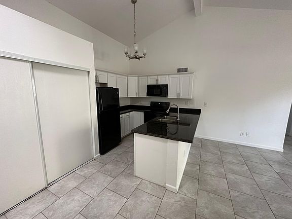 5th image of 3201 W Loma Ln Unit 1