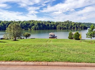 305 Pineberry Dr, Vonore, TN 37885