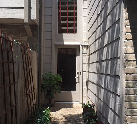 Private patios front/back