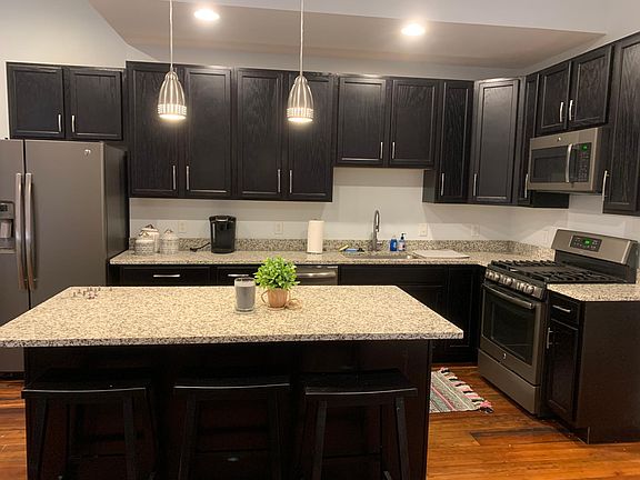 4th image of 503 E 13th St APT 4