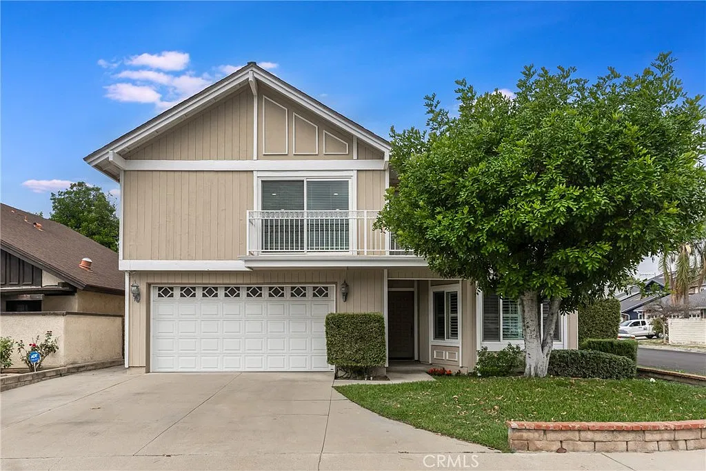 4 bed, 3229 sqft, $5,600 — Photo 1