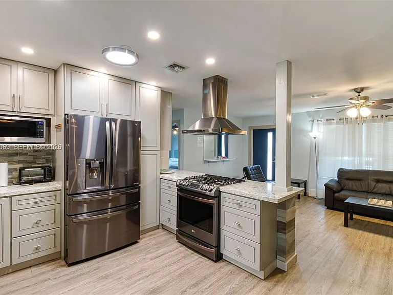 3039 Grant St — Photo 13
