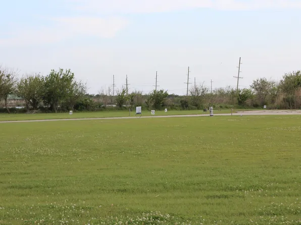 8003 Angela Ln, Grand Isle, LA 70358