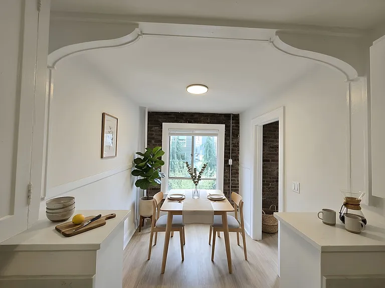 The Carlton Apartments — Photo 3