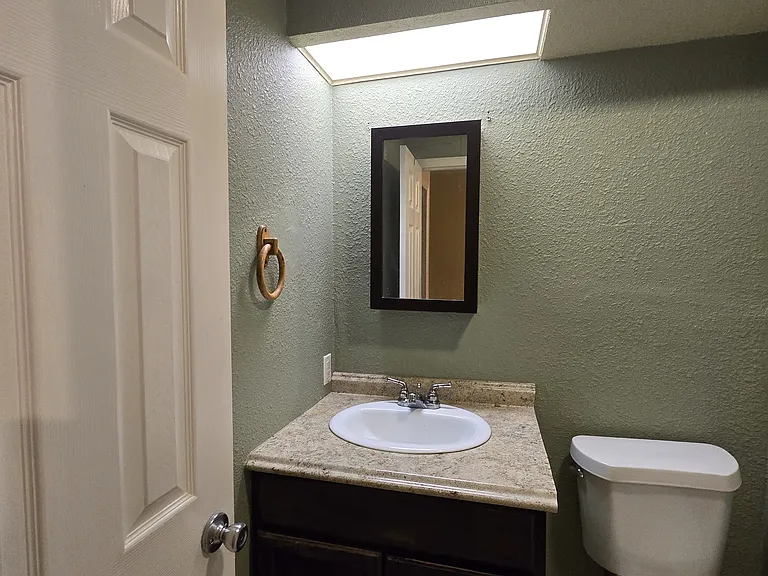 18 Bentree Ln #403 — Photo 37
