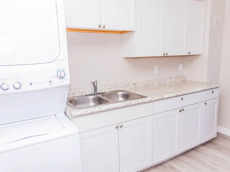 1405 Winder St — Photo 6
