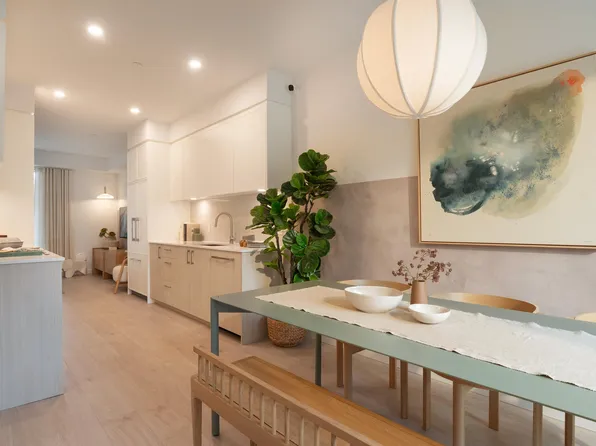 952 Lytton St #110, North Vancouver, BC V7H 2T1