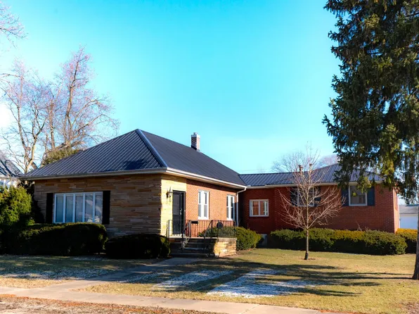 308 S Jackson St, Flanagan, IL 61740