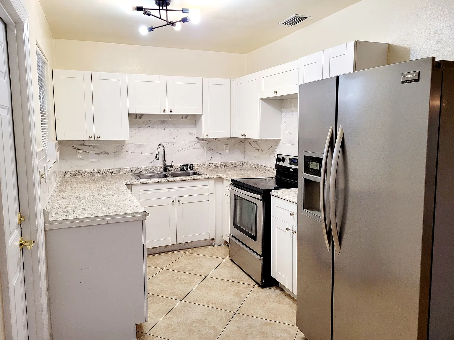 4 bed, 1442 sqft, $3,000 — Photo 2