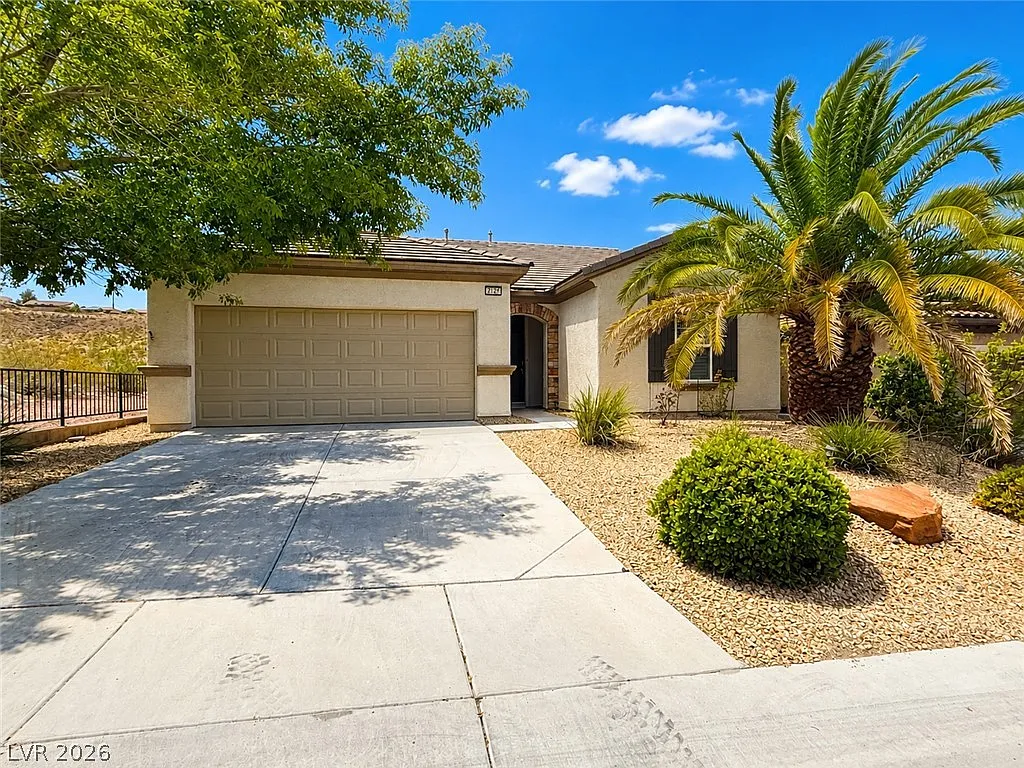 3 bed, 2.0 bath, 1610 sqft, $2,000 — Photo 1