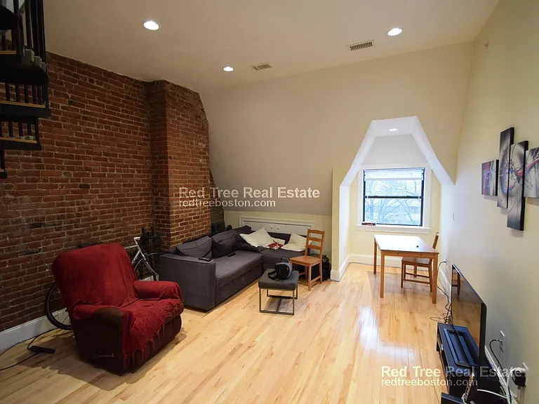 1203 Beacon St #5A — Photo 1