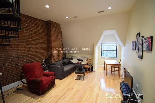 1203 Beacon St #5A Photo 1