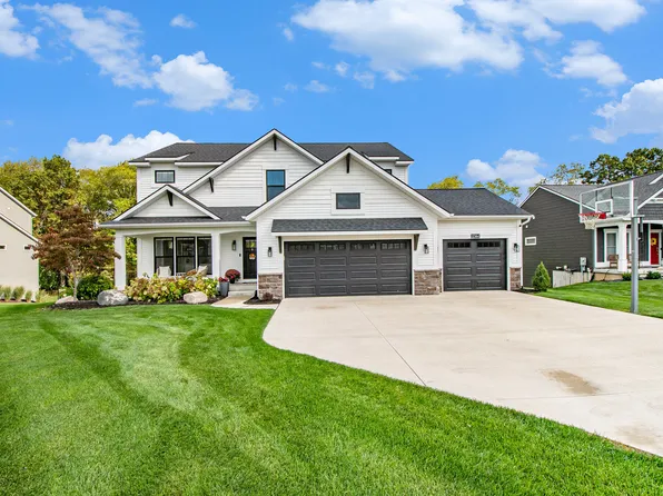 12364 Apple Cart Ln, Lowell, MI 49331