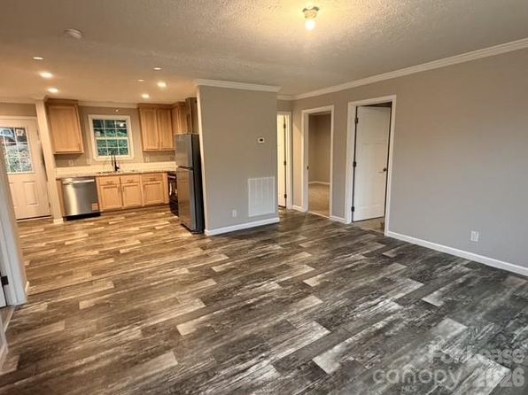 87 Gravel Hill Ct