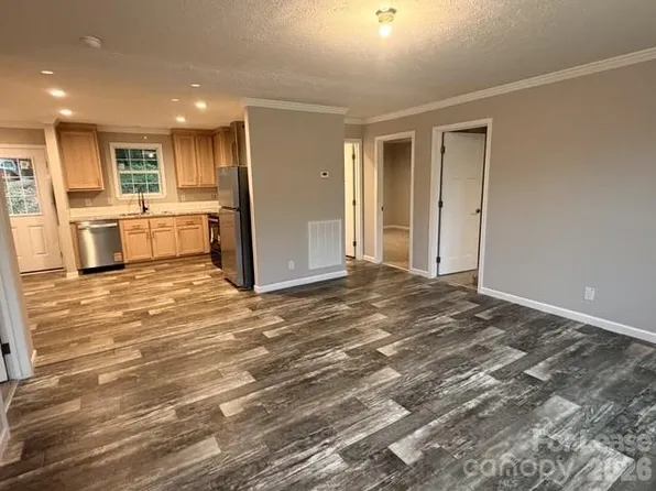 87 Gravel Hill Ct, Taylorsville, NC 28681