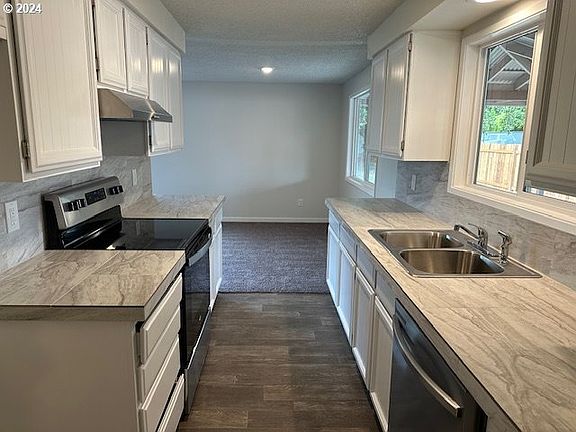 5th image of 590 Lake Ave