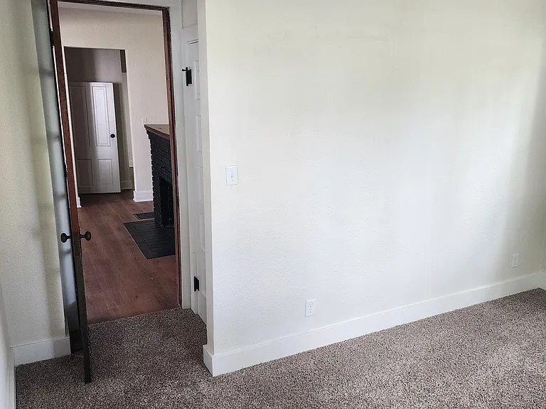 609 Main St #1 — Photo 9