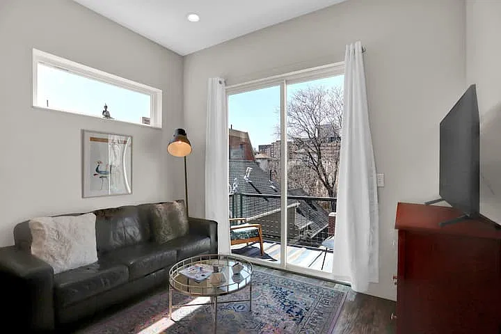 1 bed, 500 sqft, $1,995 — Photo 4