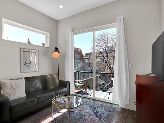 4th image of 1744 N Pearl St Unit 300