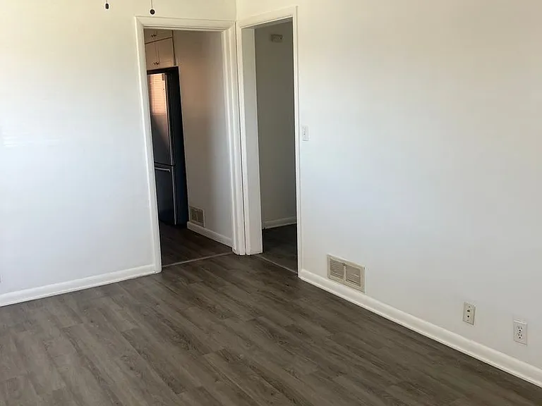 291 E Welby Ave — Photo 6