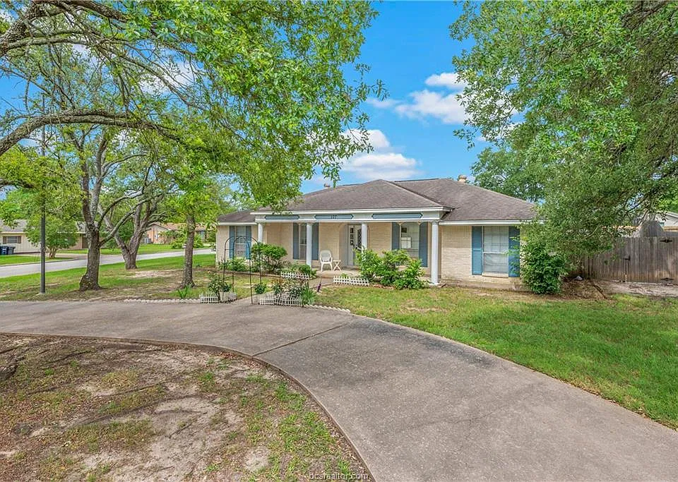 107 Redmond Dr