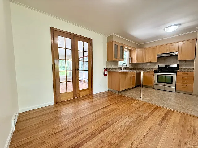 920 Eastlawn Dr — Photo 5