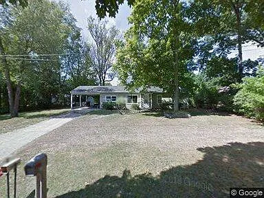106 Coolidge Ave W photo 1