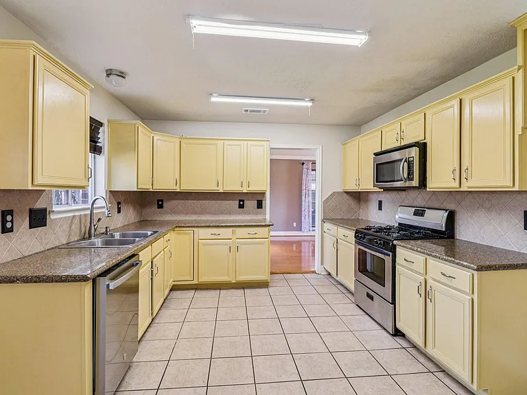16810 Blairstone — Photo 15