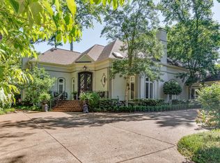 408 River Oaks Pl, Memphis, TN 38120