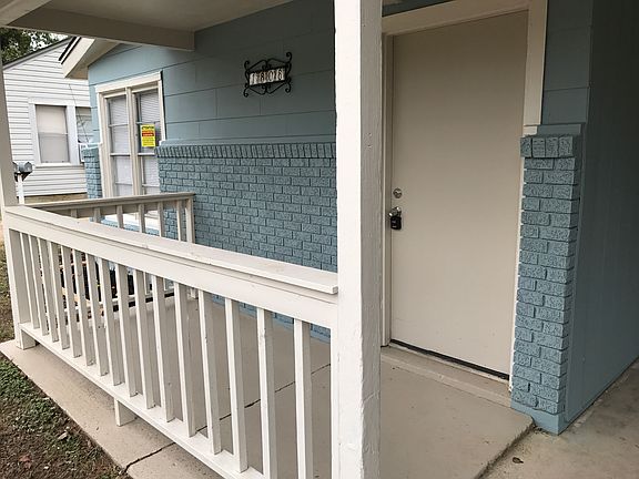 4th image of 1808 Oakwood St