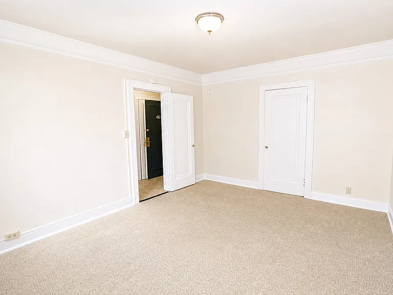 Garden-Level 1-Bedroom