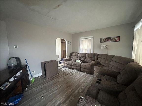 2nd image of 3407 Wellington Ave