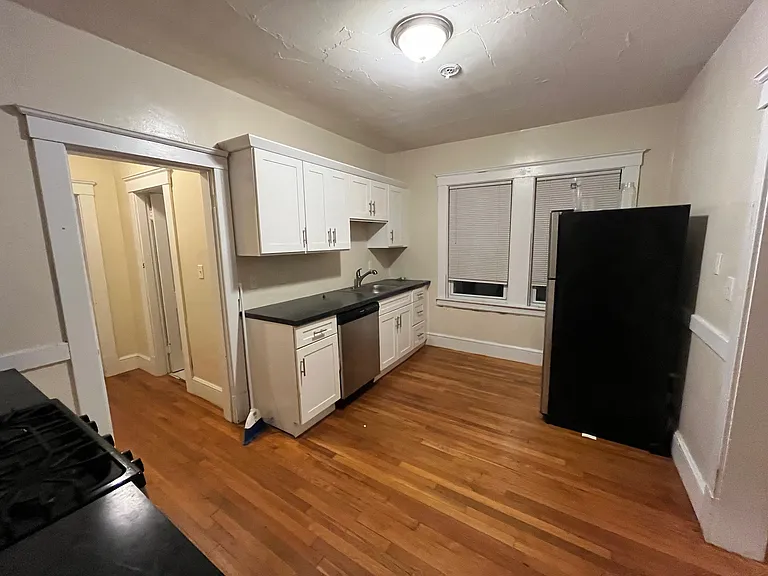 113 Sherwood St #3R — Photo 6