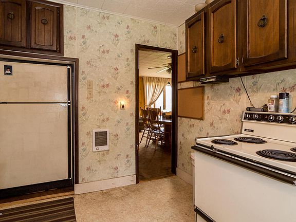 5th image of 2812 Bond St