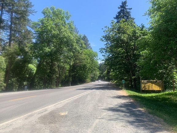 4th image of 4291 Rogue River Hwy