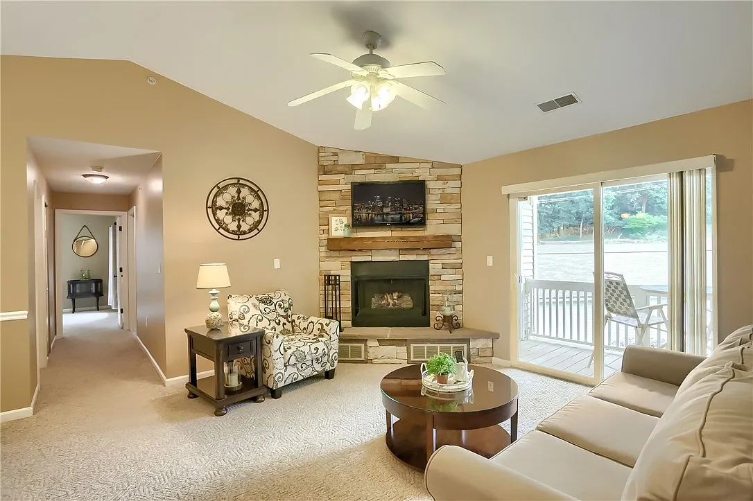 3 bed, 1485 sqft, $2,200 — Photo 3