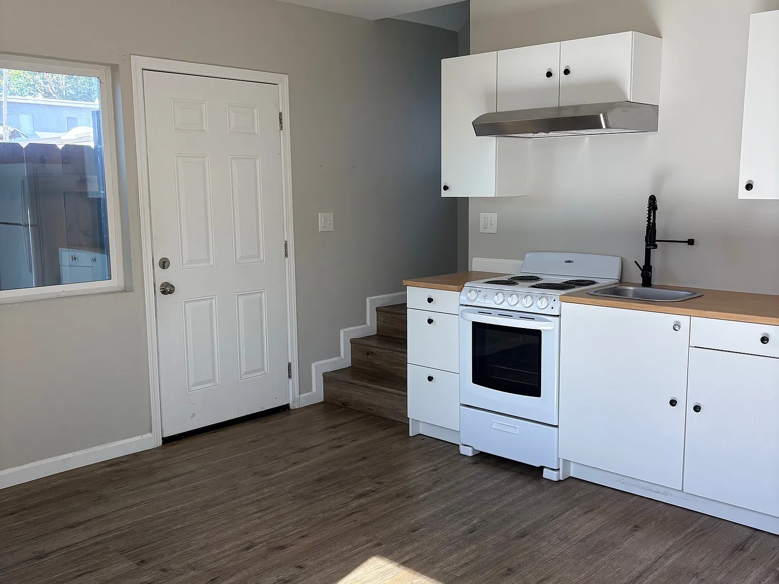 1 bed, 650 sqft, $1,800 — Photo 3