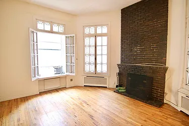 Rented by Street Realty Brokerage LLC