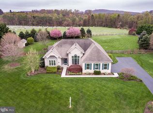 145 Ridgewood Dr, Hanover, PA 17331