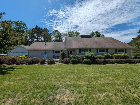 856 Mountain View Dr, Willsboro, NY 12996