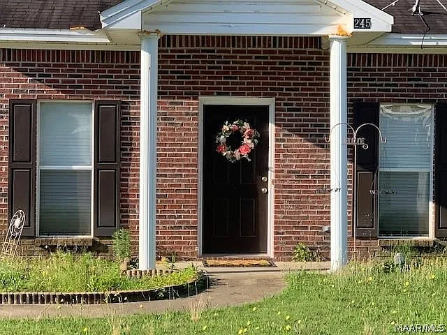 245 James Dr — Photo 1