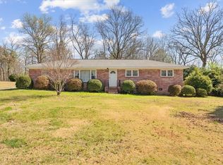 450 Oak Hill Dr, Trion, GA 30753