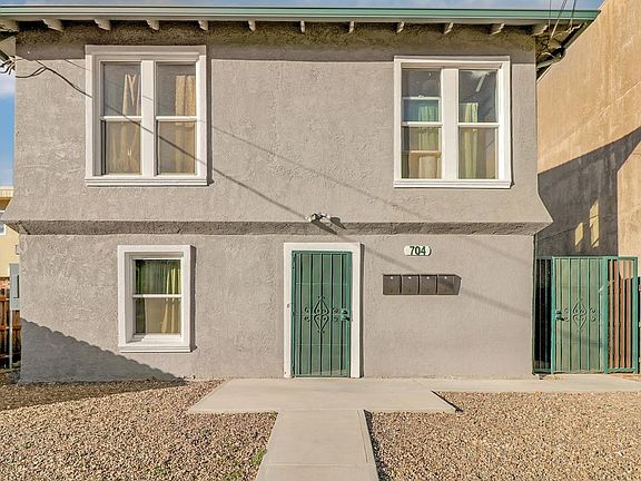 3rd image of 704 Shasta St